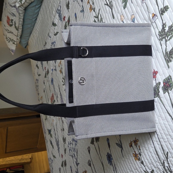 Lululemon Two-Tone Canvas Tote Bag 10Lc - Picture 1 of 5